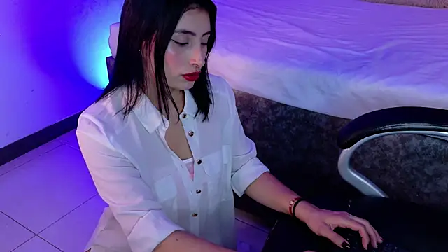 ZaraGold online show from January 13, 2026, 11:54 pm