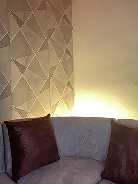 Alisse taylor2 online show from September 18, 2025, 1:46 pm