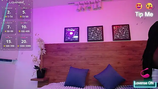 AlexandraCambell online show from September 13, 2025, 7:24 pm