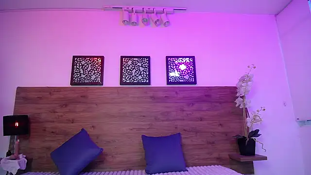 AlexandraCambell online show from October 2, 2025, 7:32 pm