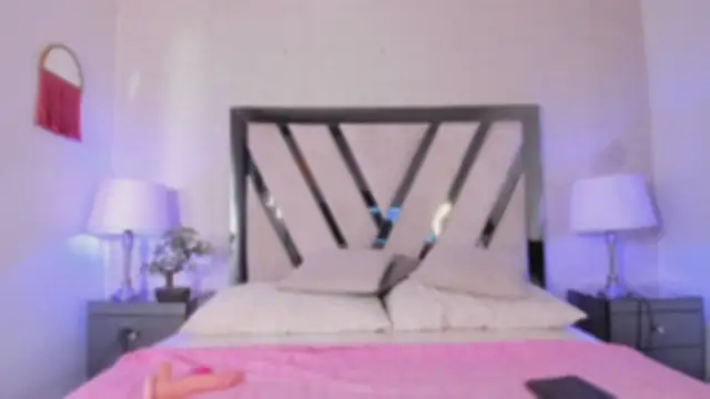 scarlet dh online show from October 4, 2025, 8:07 pm