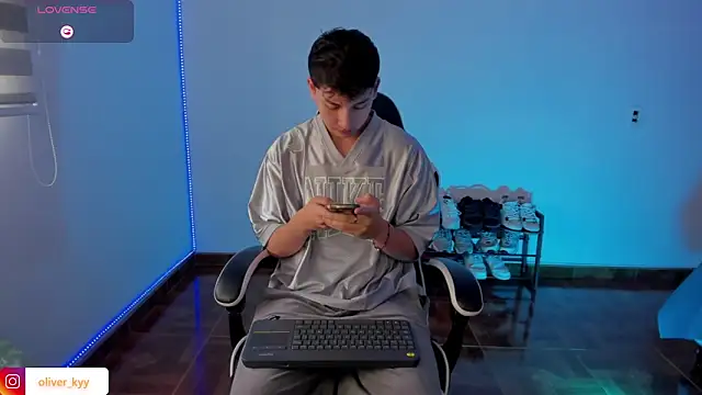 Casper   kyy online show from November 26, 2025, 1:01 pm