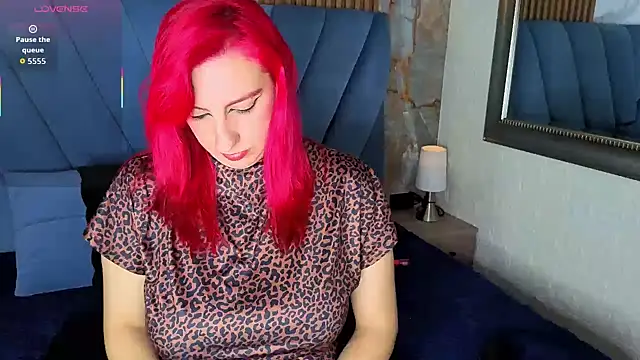 angel  red  online show from November 30, 2025, 1:31 am