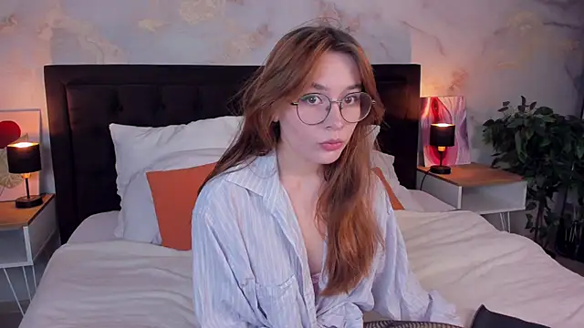 LanaAirlie online show from September 9, 2025, 3:17 am