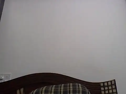 anu-anu2002 online show from December 18, 2025, 2:23 pm