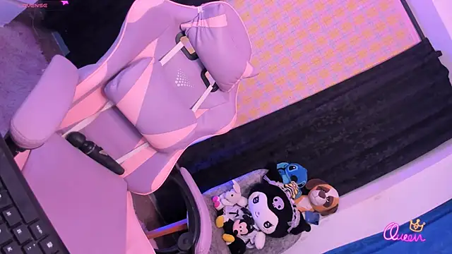 cassie dilaurentis online show from April 7, 2026, 8:20 pm