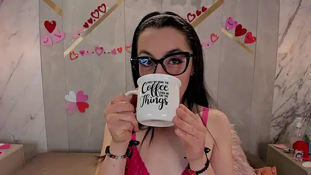 IsisNoir online show from February 10, 2026, 12:53 pm