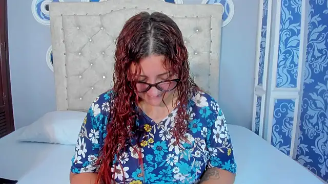 mishell lovely online show from December 22, 2025, 1:19 pm