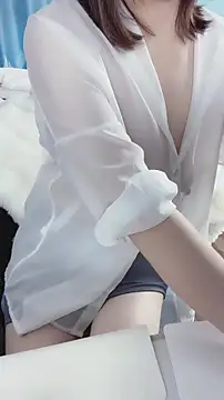 xiaoyang222 online show from November 28, 2025, 7:11 am