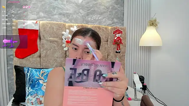 leilapons online show from December 2, 2025, 6:47 pm