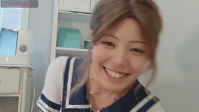 Nana with online show from February 10, 2026, 9:52 pm