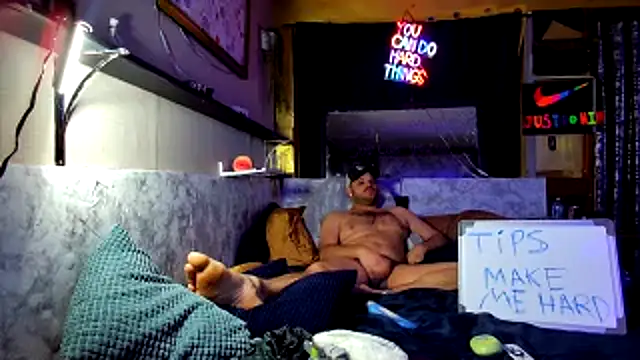 Snapshot of Xstumpy chatting on April 12, 2026, 10:48 pm Xstumpy online show from April 12, 2026, 10:48 pm