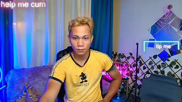 Snapshot of princenavheen chatting on May 4, 2026, 1:56 am princenavheen online show from May 4, 2026, 1:56 am