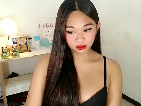 Malia cummer online show from October 15, 2025, 10:21 pm