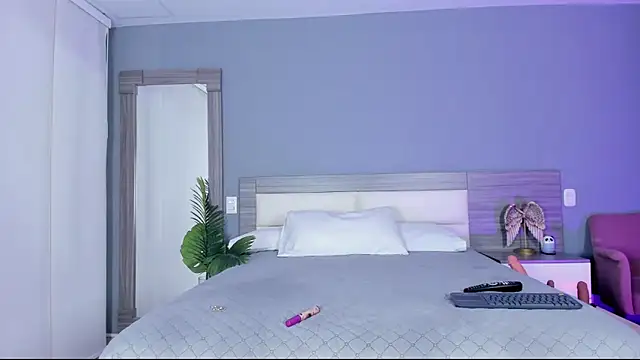 Alaiaguerra online show from September 22, 2025, 2:41 pm