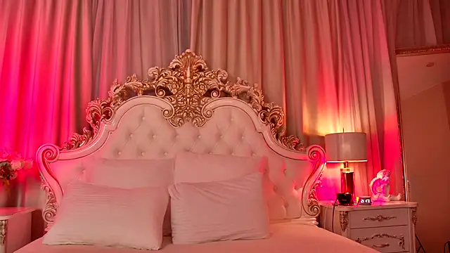 MeganStrain online show from December 20, 2025, 3:13 am