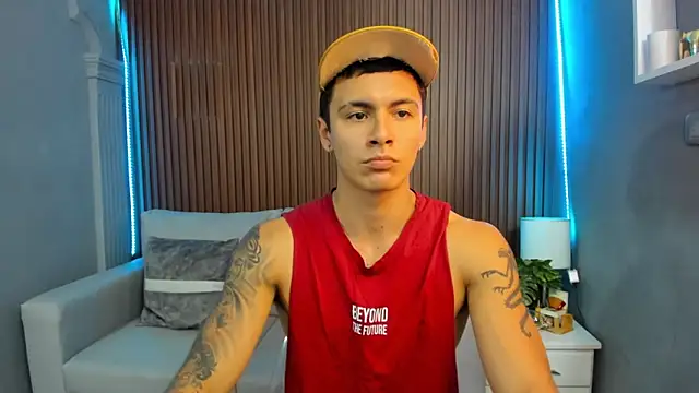 Leo santoro online show from September 24, 2025, 3:37 pm