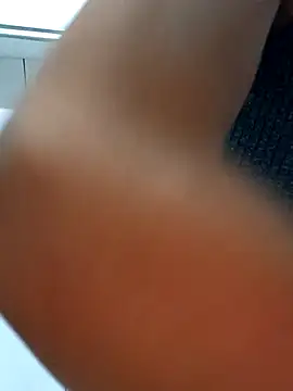 cicinha3657 online show from April 5, 2026, 6:21 am