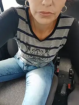 cicinha3657 online show from May 27, 2026, 4:59 pm