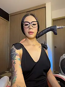 ValentinaBianchi online show from November 2, 2025, 8:11 pm