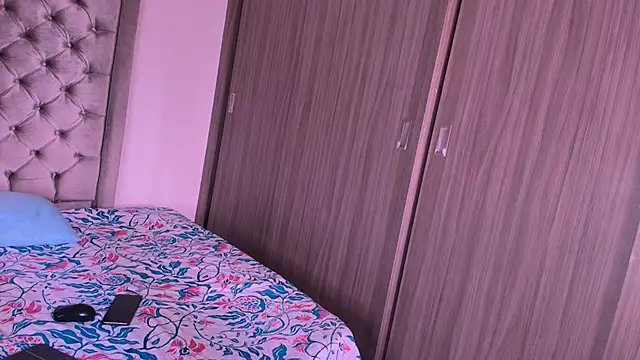 dreamsussi online show from January 14, 2026, 6:57 pm