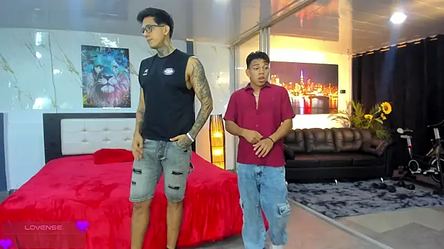 Bisexlifehot   online show from March 20, 2026, 11:09 pm