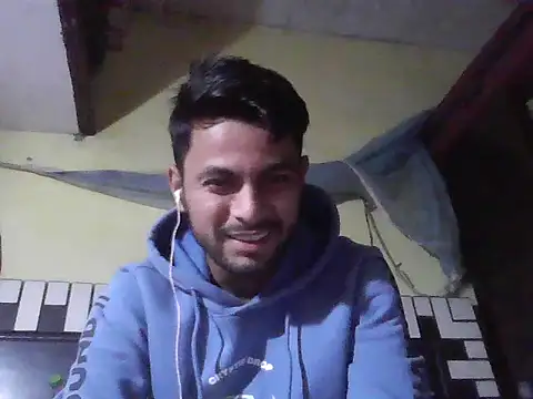 ursdreamperson online show from December 4, 2025, 2:10 am