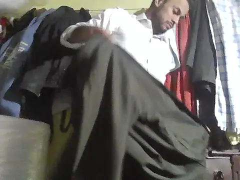 ursdreamperson online show from December 4, 2025, 2:37 pm