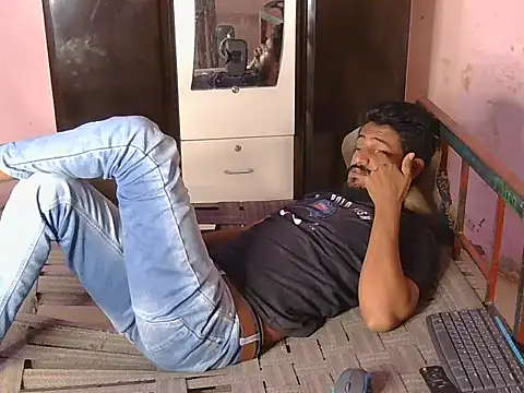 krishjaat43 online show from April 12, 2026, 3:44 am