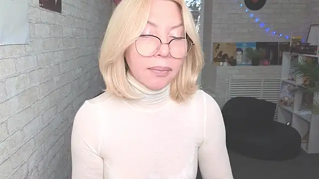 Wendy Waves online show from October 27, 2025, 11:25 am