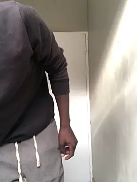 cuminsidebby online show from October 31, 2025, 5:08 am