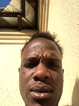 cuminsidebby online show from December 3, 2025, 4:31 am