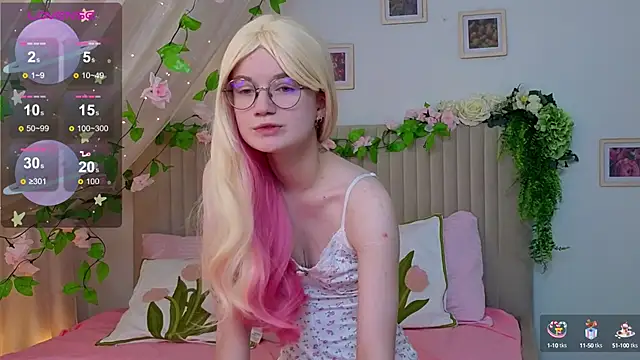 Snapshot of PixieKitty chatting on October 17, 2025, 4:15 am PixieKitty online show from October 17, 2025, 4:15 am