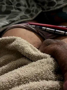 youyou933 online show from October 8, 2025, 4:32 am