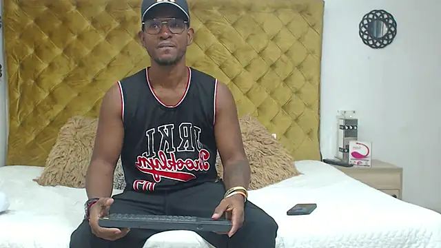 AndyCalifornia1 online show from November 21, 2025, 12:37 pm