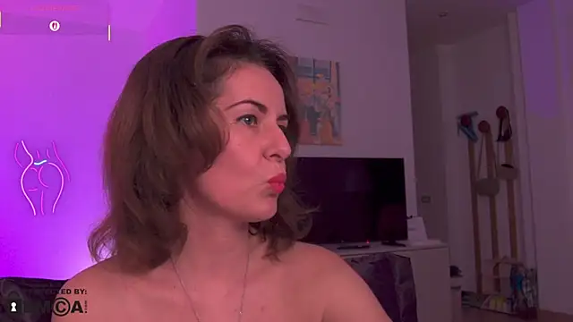 Witch in Silk online show from November 17, 2025, 8:47 pm