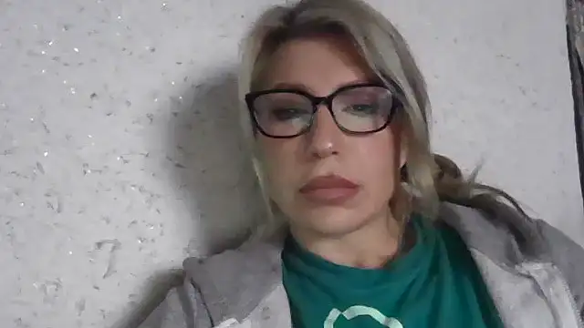 fox red lady7 online show from February 8, 2026, 9:23 am