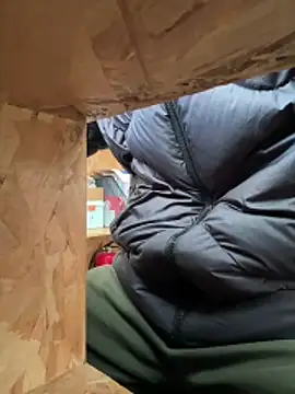 sonwmelt1 online show from March 31, 2026, 5:41 am