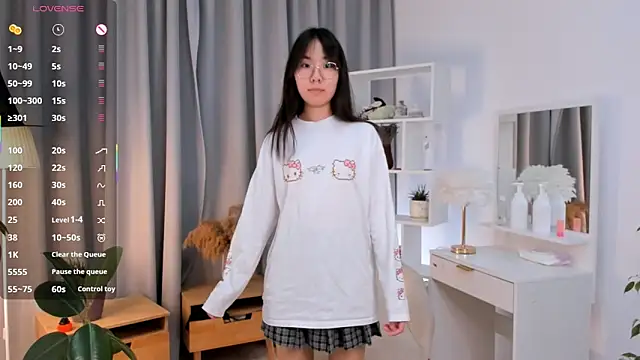 UdelaDodson online show from November 14, 2025, 1:04 am