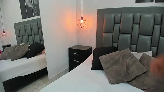 dakota roussee online show from September 27, 2025, 12:54 pm