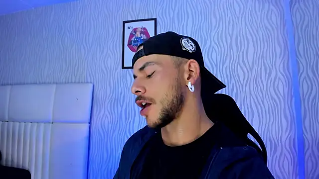 dylan jacobx online show from December 3, 2025, 3:47 am