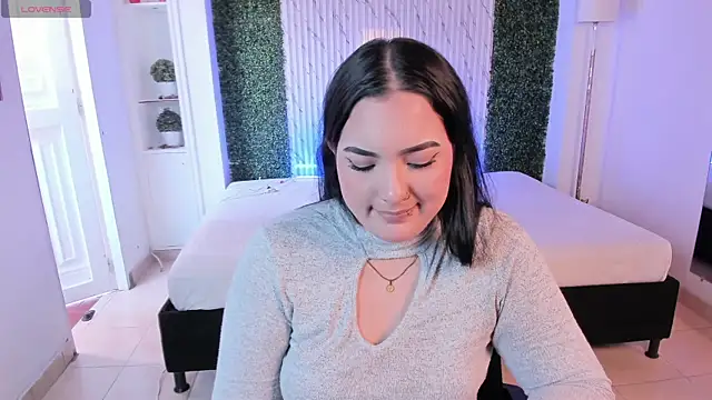 sofiacaramel online show from November 26, 2025, 4:08 pm