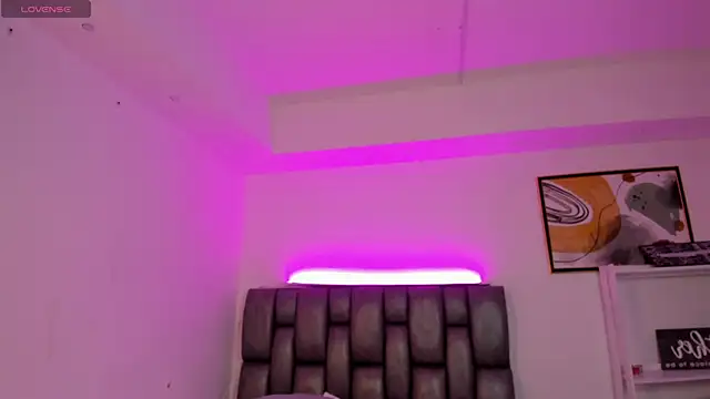 sofiacaramel online show from January 7, 2026, 7:38 pm