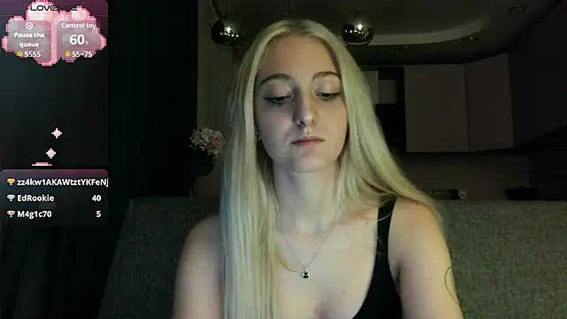 white liillyy online show from September 18, 2025, 11:18 pm