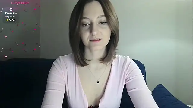 white liillyy online show from March 7, 2026, 8:06 pm