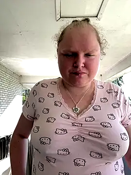 KadiSparkle online show from September 26, 2025, 2:21 pm