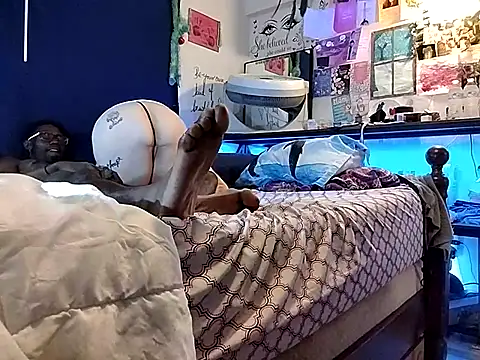 Snapshot of SnowBunny1224 chatting on September 26, 2025, 9:46 am SnowBunny1224 online show from September 26, 2025, 9:46 am