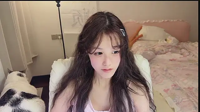 FuFu-puff online show from December 18, 2025, 2:56 pm