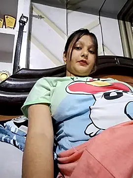 Anushka14321 online show from November 24, 2025, 7:13 pm