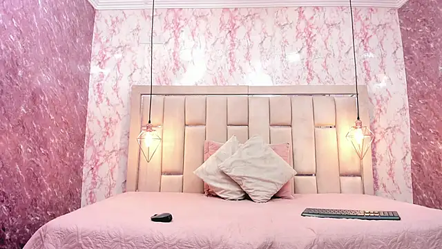 WILD FIREE  online show from November 20, 2025, 7:46 pm